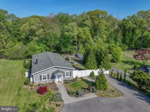 View/Area - 8203 Forest Glen Dr, Pasadena, MD 21122 photo 5 of 8