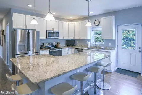 Kitchen - 8203 Forest Glen Dr, Pasadena, MD 21122 photo 2 of 5