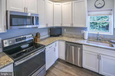 Kitchen - 8203 Forest Glen Dr, Pasadena, MD 21122 photo 3 of 5