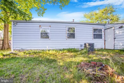 Exterior - 1073 Kings Rd, Pasadena, MD 21122 photo 9 of 13
