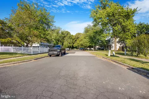 Exterior - 1073 Kings Rd, Pasadena, MD 21122 photo 12 of 13