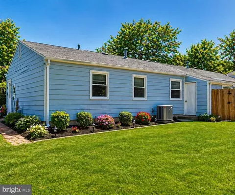Exterior - 1073 Kings Rd, Pasadena, MD 21122 photo 3 of 13
