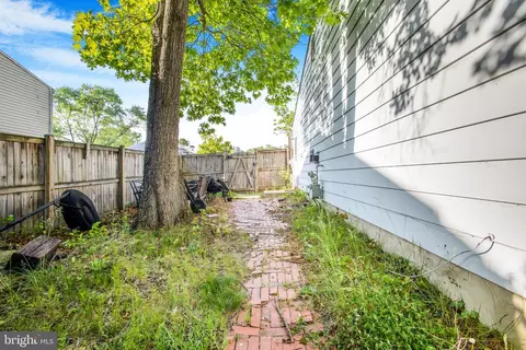Exterior - 1073 Kings Rd, Pasadena, MD 21122 photo 10 of 13