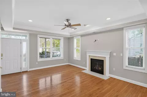 Living - 1604 Oriole Rd, Edgewater, MD 21037 photo 2 of 4