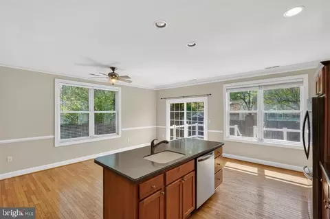 Living - 1604 Oriole Rd, Edgewater, MD 21037 photo 4 of 4