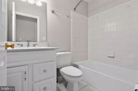 Bath - 1604 Oriole Rd, Edgewater, MD 21037 photo 3 of 3