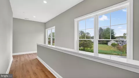 Entry Way - 2001 Poplar Ridge Rd, Pasadena, MD 21122 photo 21 of 25