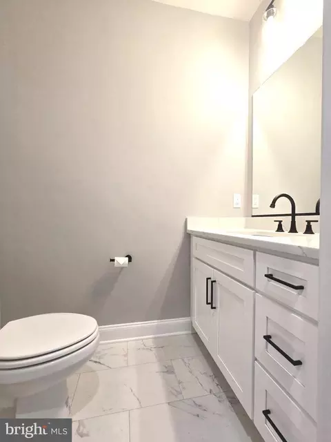 Bath - 2001 Poplar Ridge Rd, Pasadena, MD 21122 photo 1 of 4