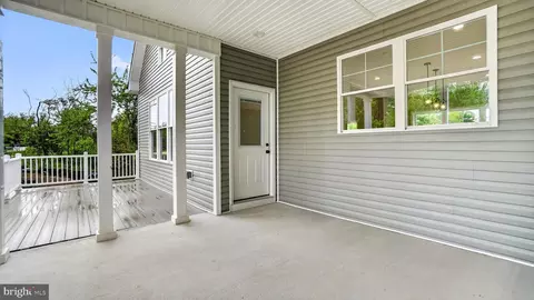 Exterior - 2001 Poplar Ridge Rd, Pasadena, MD 21122 photo 5 of 14