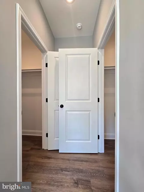 Entry Way - 2001 Poplar Ridge Rd, Pasadena, MD 21122 photo 17 of 25