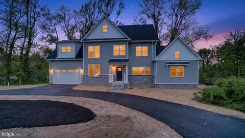 Exterior - 2001 Poplar Ridge Rd, Pasadena, MD 21122 photo 8 of 14