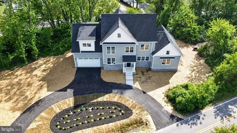 Exterior - 2001 Poplar Ridge Rd, Pasadena, MD 21122 photo 1 of 14