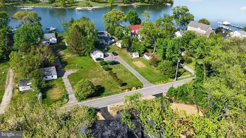 View/Area - 2001 Poplar Ridge Rd, Pasadena, MD 21122 photo 7 of 10