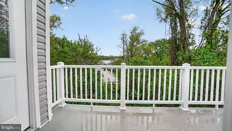 Exterior - 2001 Poplar Ridge Rd, Pasadena, MD 21122 photo 3 of 14