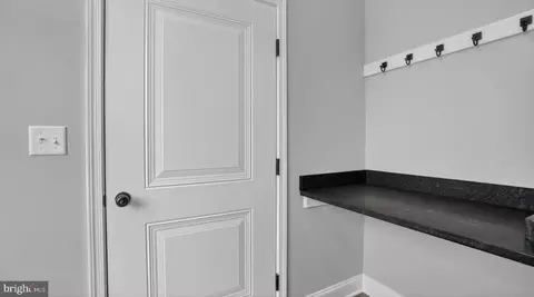 Entry Way - 2001 Poplar Ridge Rd, Pasadena, MD 21122 photo 20 of 25