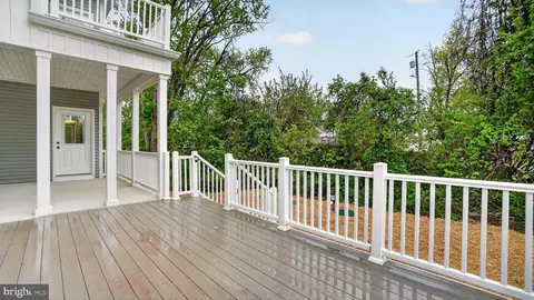 Exterior - 2001 Poplar Ridge Rd, Pasadena, MD 21122 photo 7 of 14