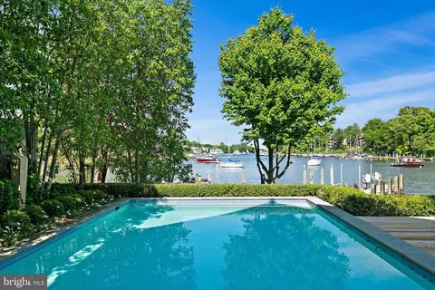 Exterior - 8 Spa View Cir, Annapolis, MD 21401 photo 4 of 8