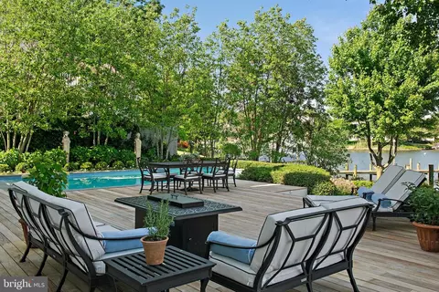 Exterior - 8 Spa View Cir, Annapolis, MD 21401 photo 6 of 8
