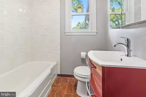 Bath - 312 Townsend Ave, Baltimore, MD 21225 photo 1 of 1