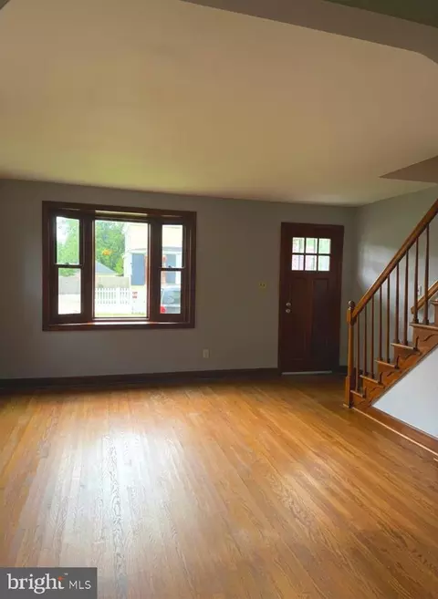 Living - 312 Townsend Ave, Baltimore, MD 21225 photo 1 of 2