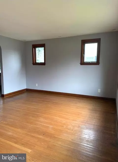 Living - 312 Townsend Ave, Baltimore, MD 21225 photo 2 of 2