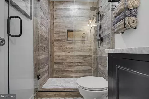 Bath - 2607 Compass Dr, Annapolis, MD 21401 photo 6 of 6
