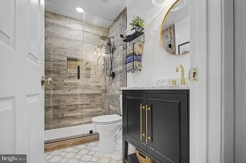 Bath - 2607 Compass Dr, Annapolis, MD 21401 photo 5 of 6