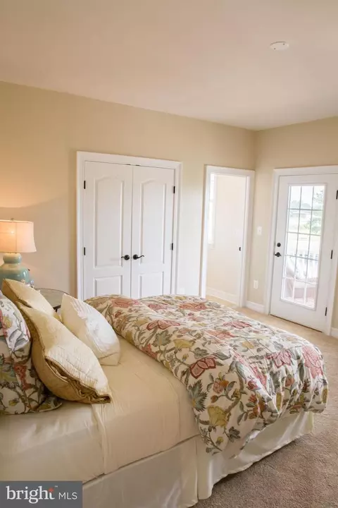 8046 Forest Glen Dr, Pasadena, MD 21122 photo 32
