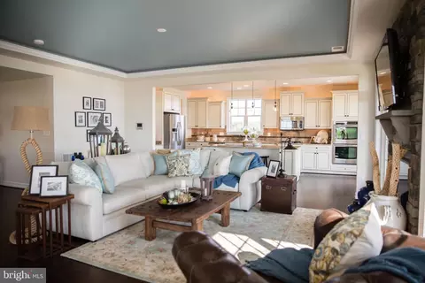 8046 Forest Glen Dr, Pasadena, MD 21122 photo 16
