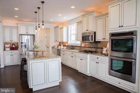 8046 Forest Glen Dr, Pasadena, MD 21122 photo 8