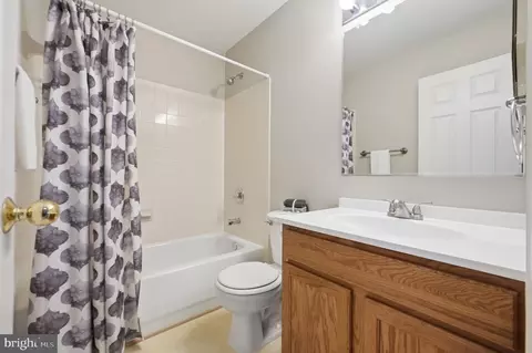 Bath - 2002 Bell Point Ct, Odenton, MD 21113 photo 1 of 2
