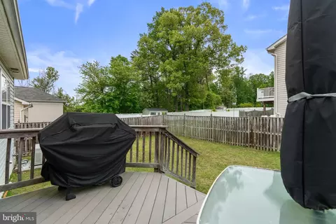 Exterior - 8057 Mayer Ave, Pasadena, MD 21122 photo 2 of 3