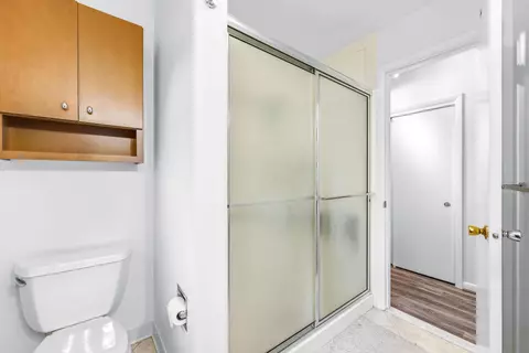 Bath - 1786 Chesapeake Pl, Pasadena, MD 21122 photo 3 of 3