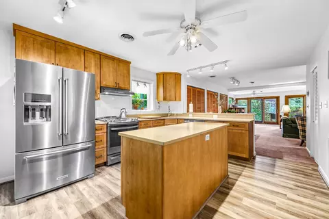 Kitchen - 1786 Chesapeake Pl, Pasadena, MD 21122 photo 4 of 4