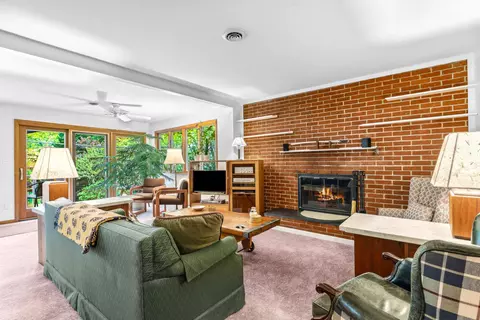 Living - 1786 Chesapeake Pl, Pasadena, MD 21122 photo 2 of 2