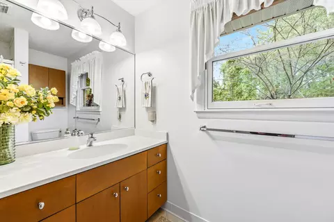 Bath - 1786 Chesapeake Pl, Pasadena, MD 21122 photo 2 of 3