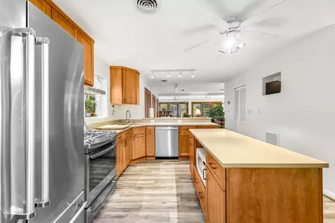 Kitchen - 1786 Chesapeake Pl, Pasadena, MD 21122 photo 3 of 4