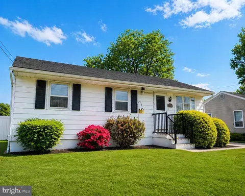 114 Roselawn Rd, Annapolis, MD 21403