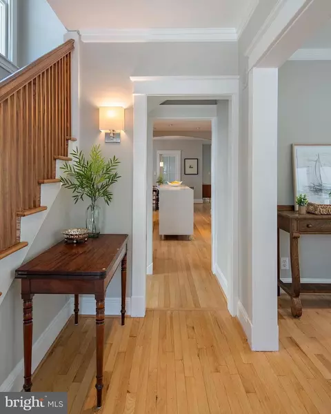Entry Way - 103 Mckendree Ave, Annapolis, MD 21401 photo 3 of 6