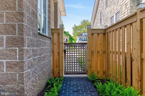 Exterior - 103 Mckendree Ave, Annapolis, MD 21401 photo 12 of 16