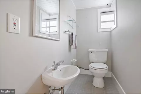 Bath - 103 Mckendree Ave, Annapolis, MD 21401 photo 6 of 6