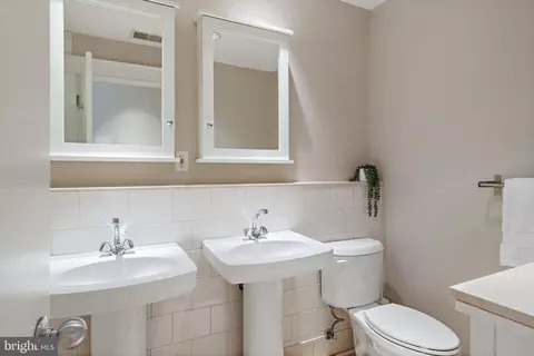 Bath - 103 Mckendree Ave, Annapolis, MD 21401 photo 5 of 6