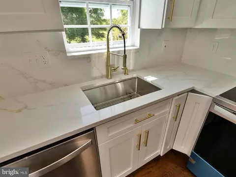 Kitchen - 8139 Windmill Ct, Severn, MD 21144 photo 7 of 8