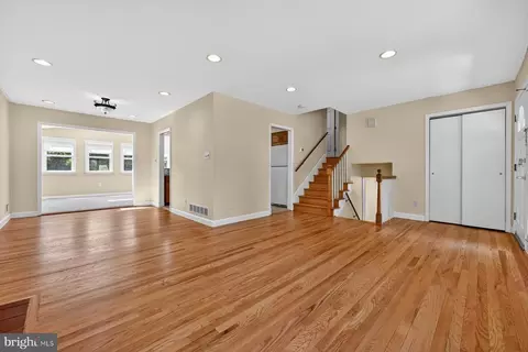 Living - 103 Wainwright Dr, Annapolis, MD 21401 photo 2 of 7