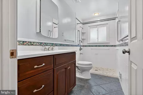 Bath - 103 Wainwright Dr, Annapolis, MD 21401 photo 2 of 2