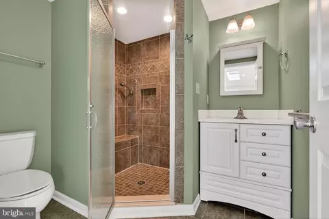 Bath - 103 Wainwright Dr, Annapolis, MD 21401 photo 1 of 2