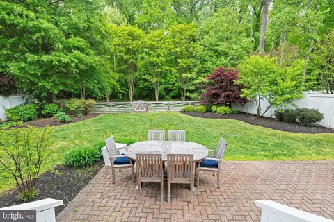 Exterior - 732 Pearson Point Pl, Annapolis, MD 21401 photo 2 of 11