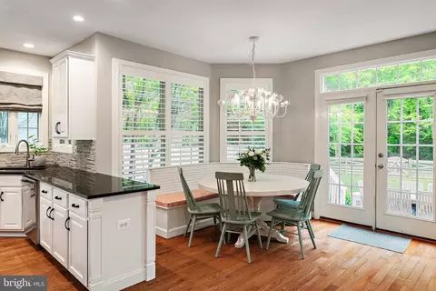 Kitchen - 732 Pearson Point Pl, Annapolis, MD 21401 photo 8 of 10