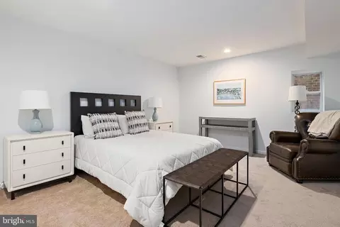 Bedroom - 732 Pearson Point Pl, Annapolis, MD 21401 photo 8 of 8