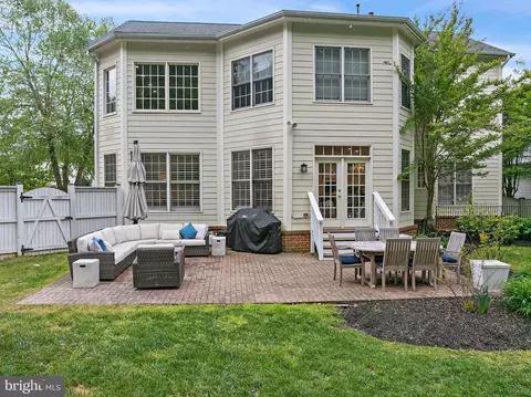 Exterior - 732 Pearson Point Pl, Annapolis, MD 21401 photo 10 of 11